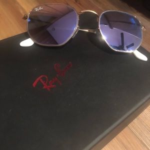 Ray ban sunglasses hexagonal shape.
